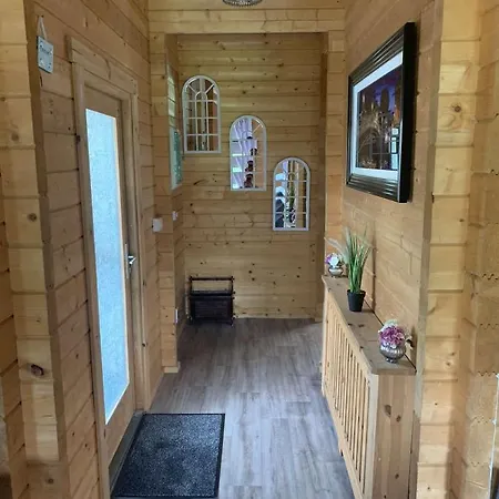 Guest house Cheerful Cozy Cabin In Countryside