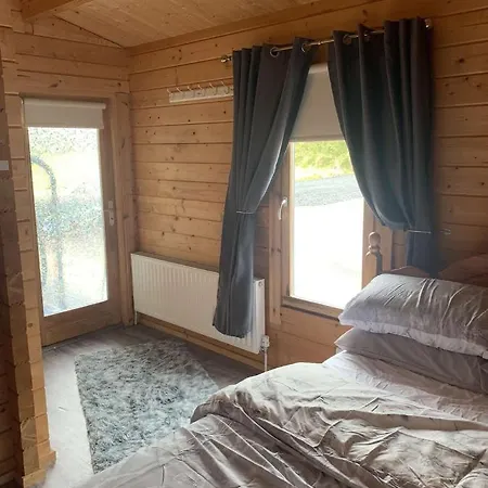 Guest house Cheerful Cozy Cabin In Countryside Limerick