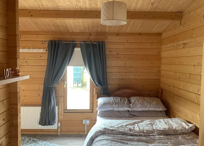 بيت ضيافة Cheerful Cozy In Countryside Limerick Junction